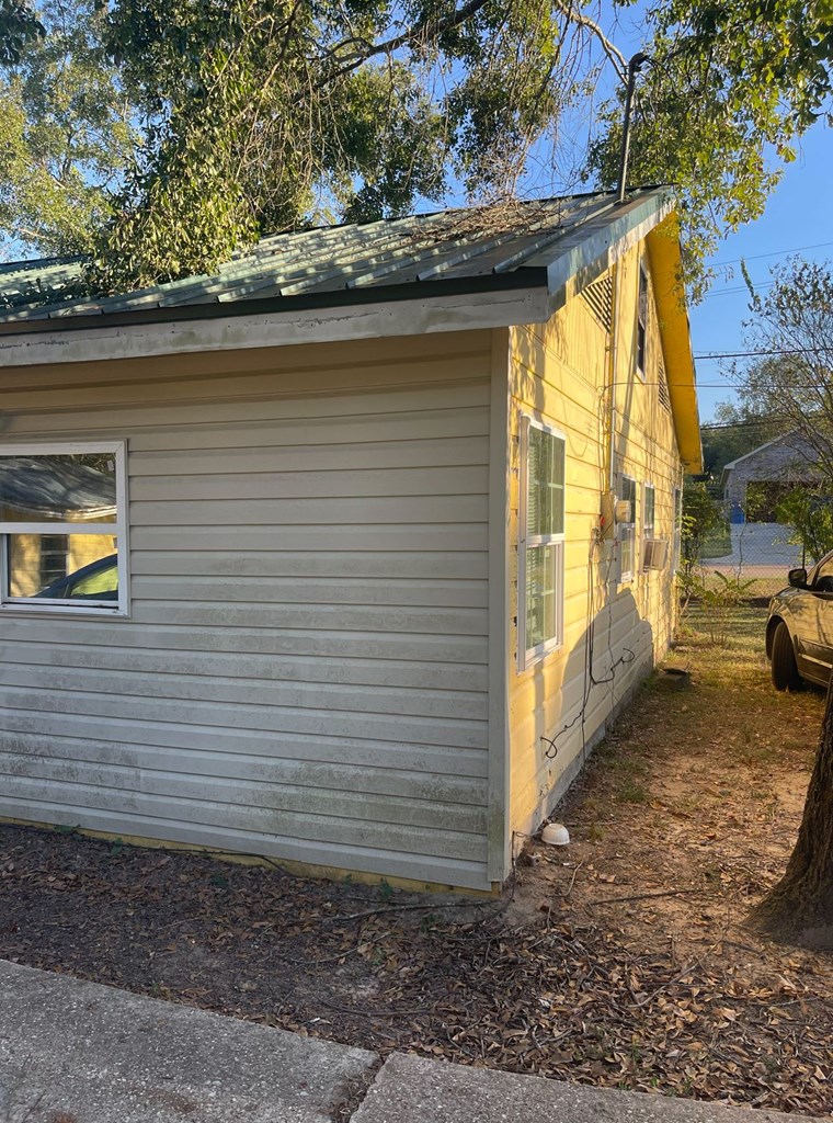 2401 Paul Avenue Property Photo 2