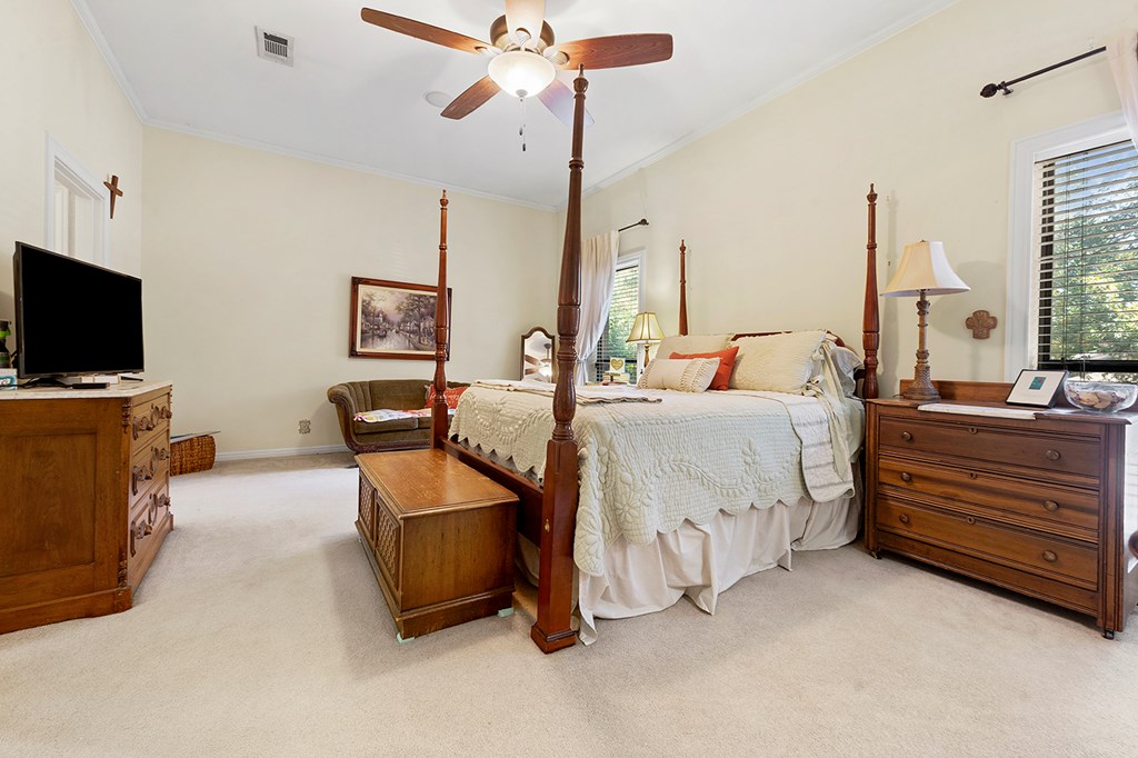 875 Holly Property Photo 15