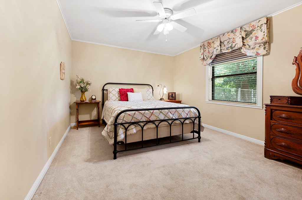 875 Holly Property Photo 18