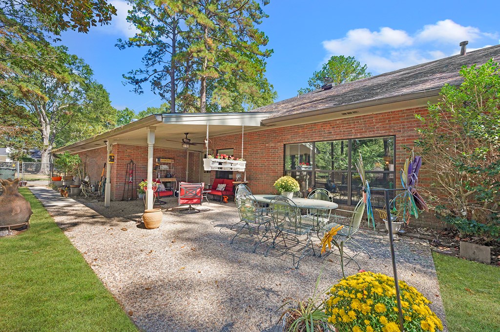 875 Holly Property Photo 22