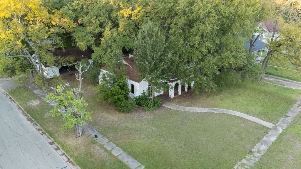 420 Mantooth Avenue Property Photo 2