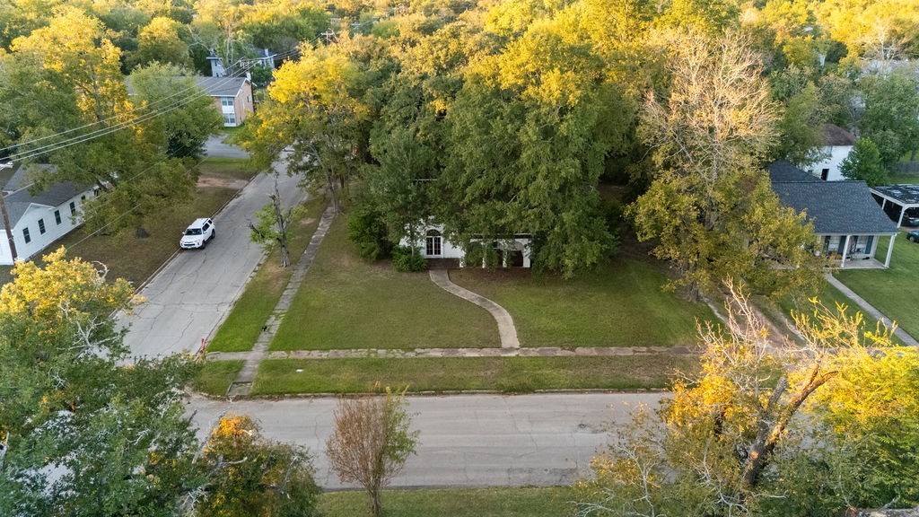 420 Mantooth Avenue Property Photo 3