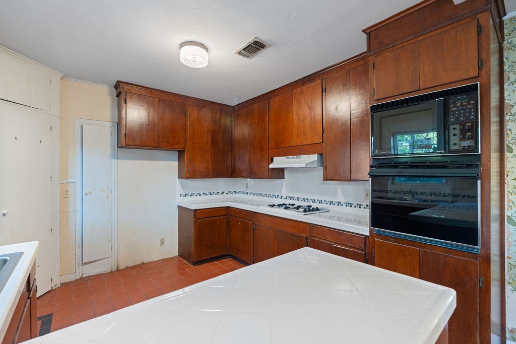 420 Mantooth Avenue Property Photo 13