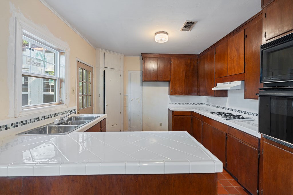 420 Mantooth Avenue Property Photo 16