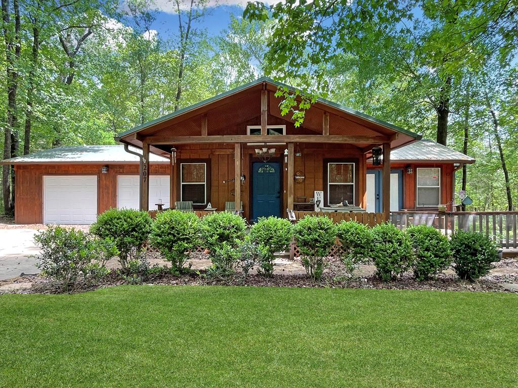 207 Arrowcrest Drive Property Photo 1