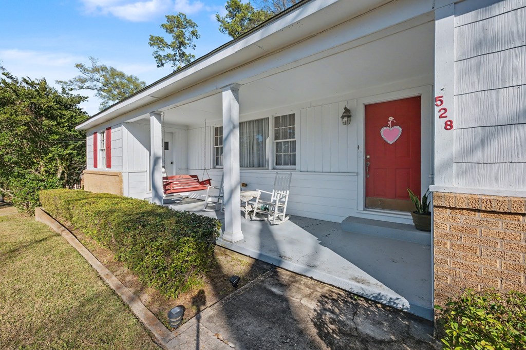 528 Fourth Street Property Photo 3