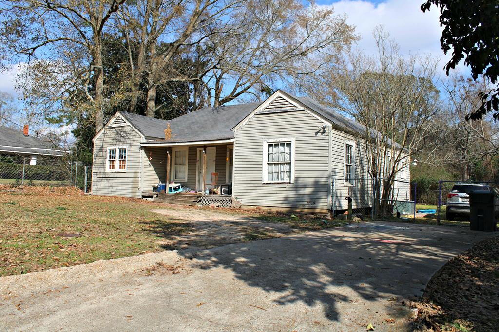 668 N Bowie Street Property Photo 1