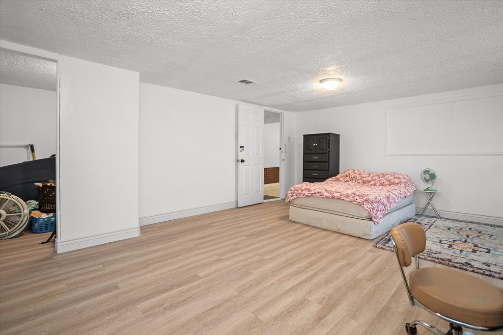 801 Shermell Property Photo 11