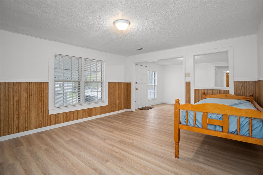 801 Shermell Property Photo 15