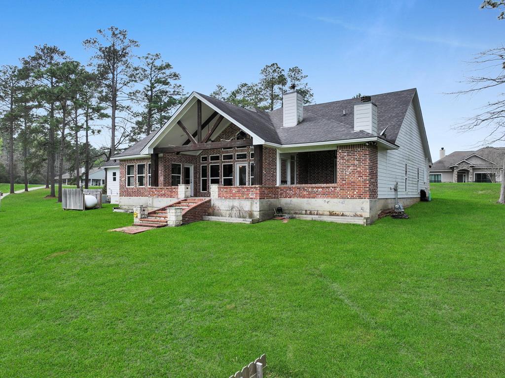 590 Victoria Drive Property Photo 1