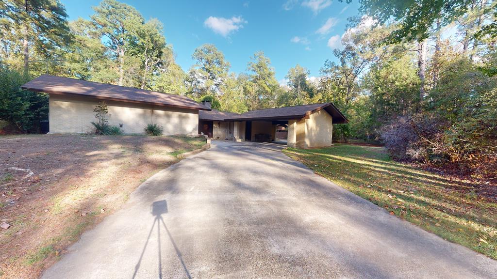 8903 Us Hwy 190 Property Photo 1