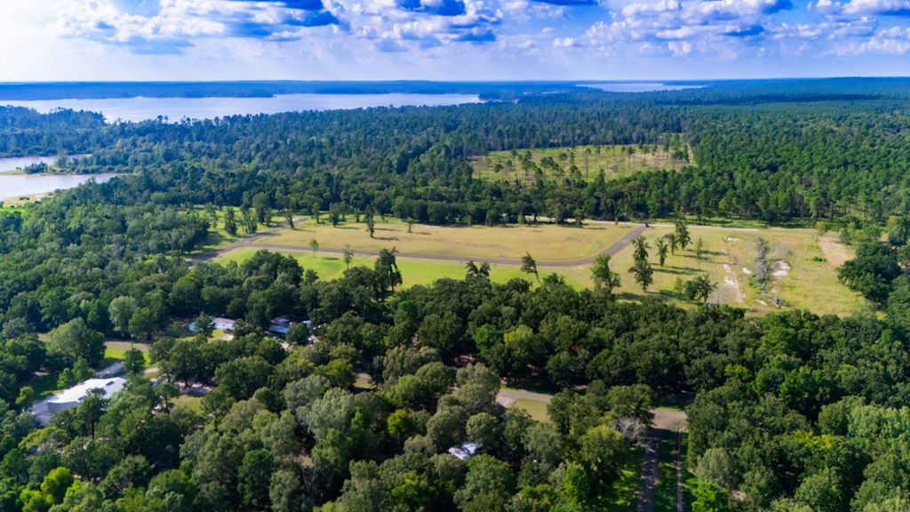 2851 Private Road Property Photo 4