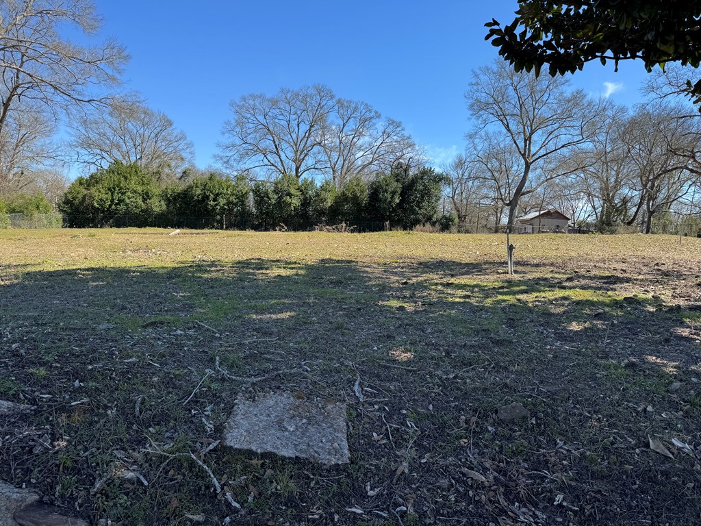 613 Third Street Property Photo 2
