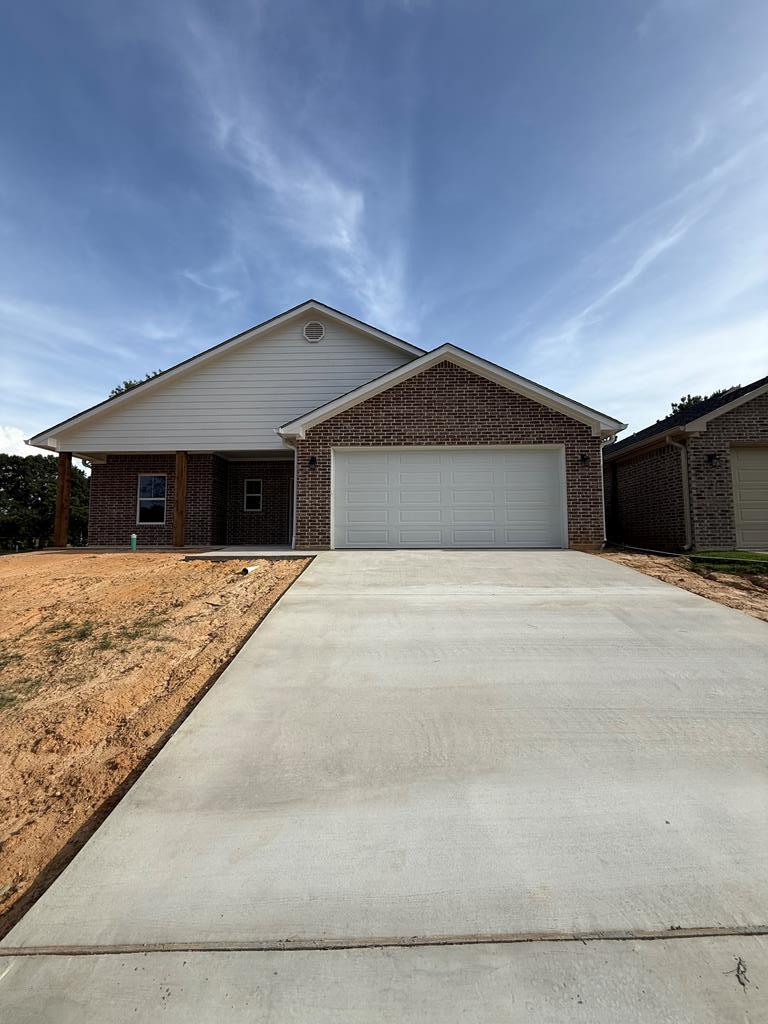 1419 Eric Drive Property Photo 1