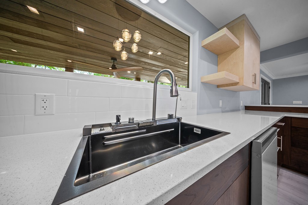 1111 Quail Ridge Drive Property Photo 12