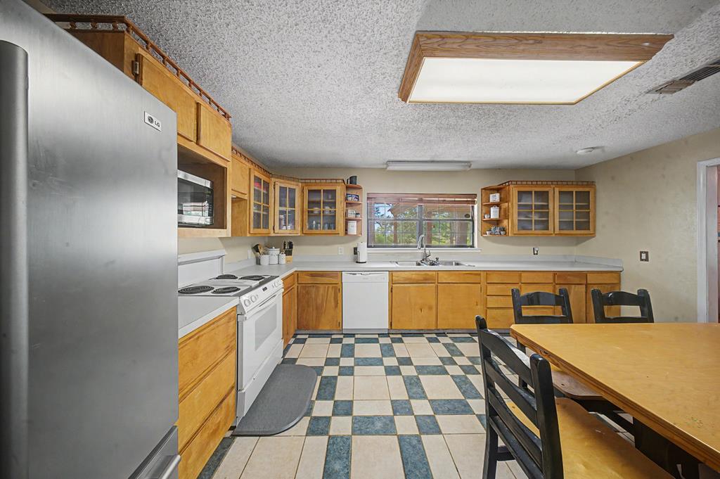 195 Cr 4804 E Property Photo 8
