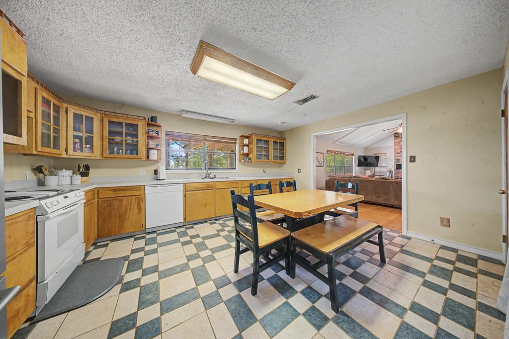 195 Cr 4804 E Property Photo 9