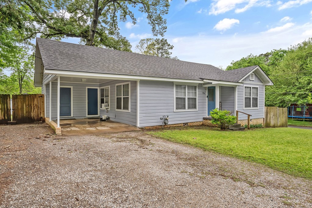 239 Ricketts Property Photo 4