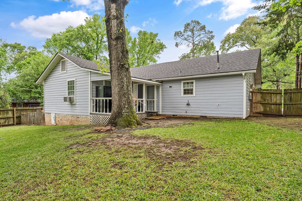 239 Ricketts Property Photo 6