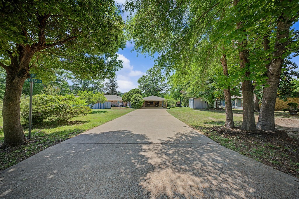 212 Oakleaf Circle Property Photo 4