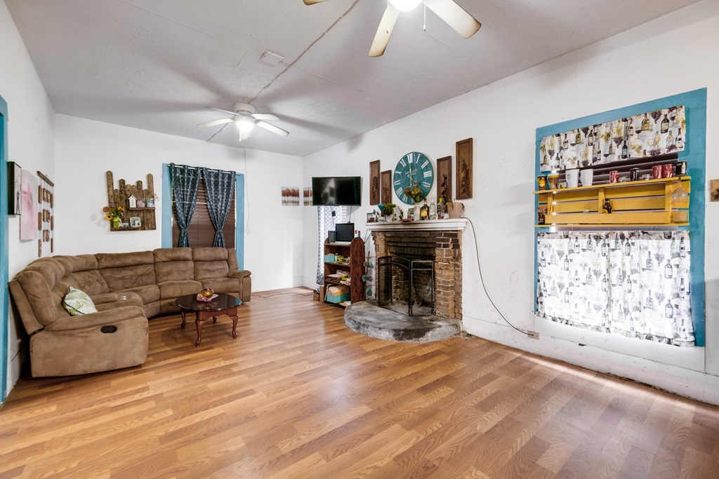 1087 Fm 23w Property Photo 8