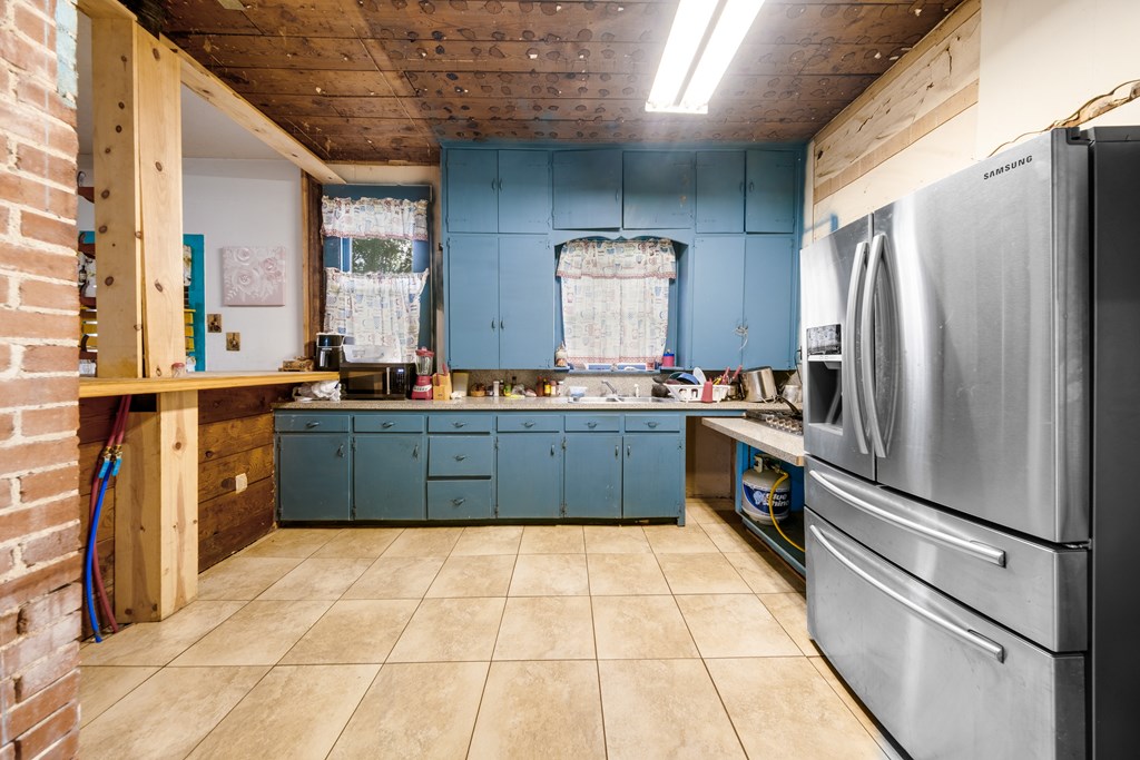 1087 Fm 23w Property Photo 12