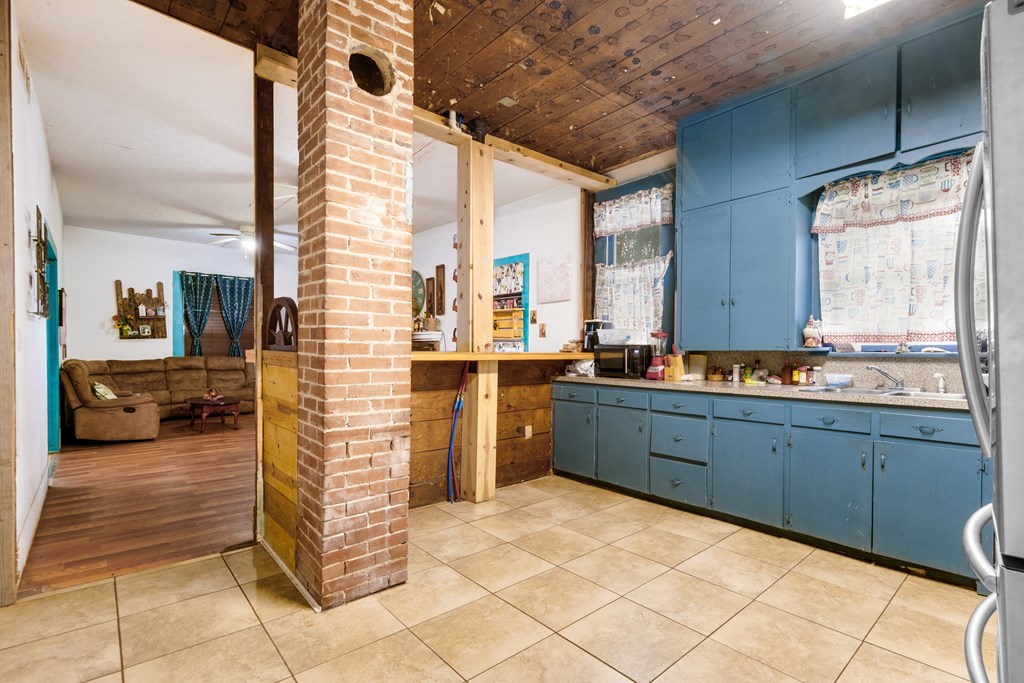 1087 Fm 23w Property Photo 13