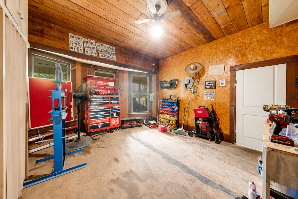 1087 Fm 23w Property Photo 25