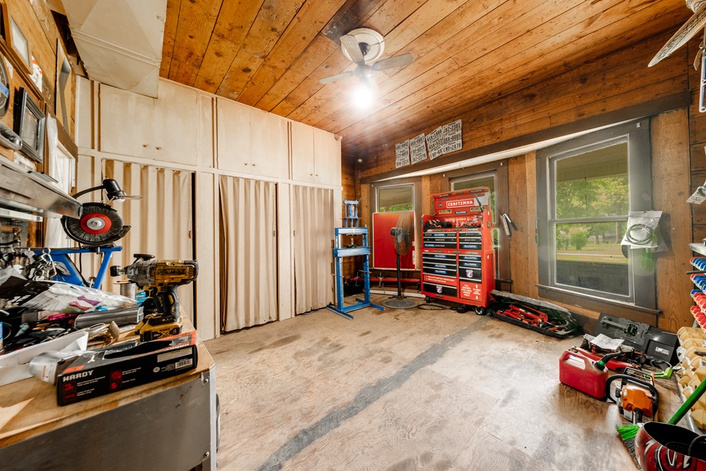 1087 Fm 23w Property Photo 26