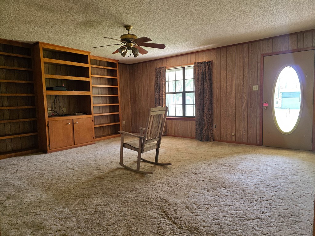 351 N A Ave Property Photo 5