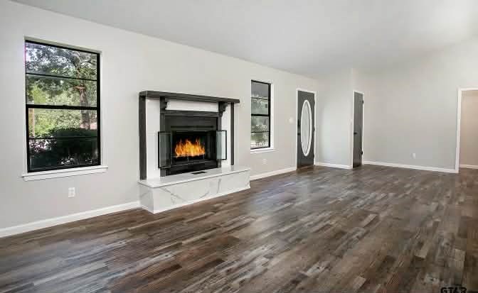 309 Lakeview Property Photo 2