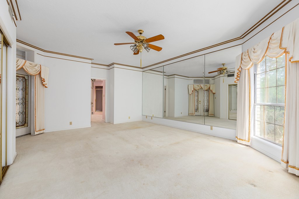 555 Willow Property Photo 24