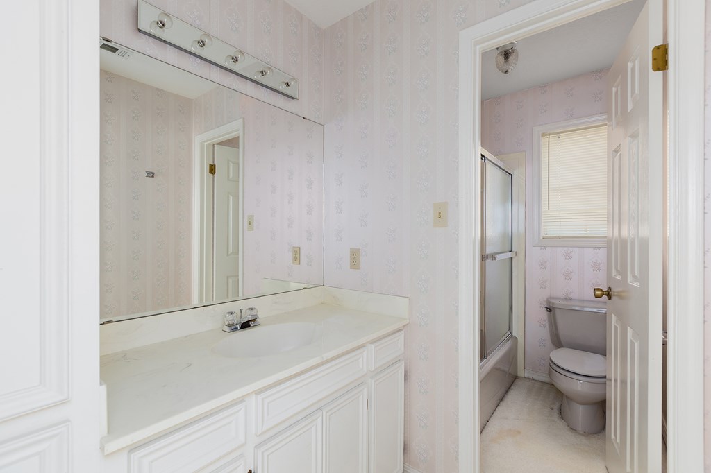 555 Willow Property Photo 33