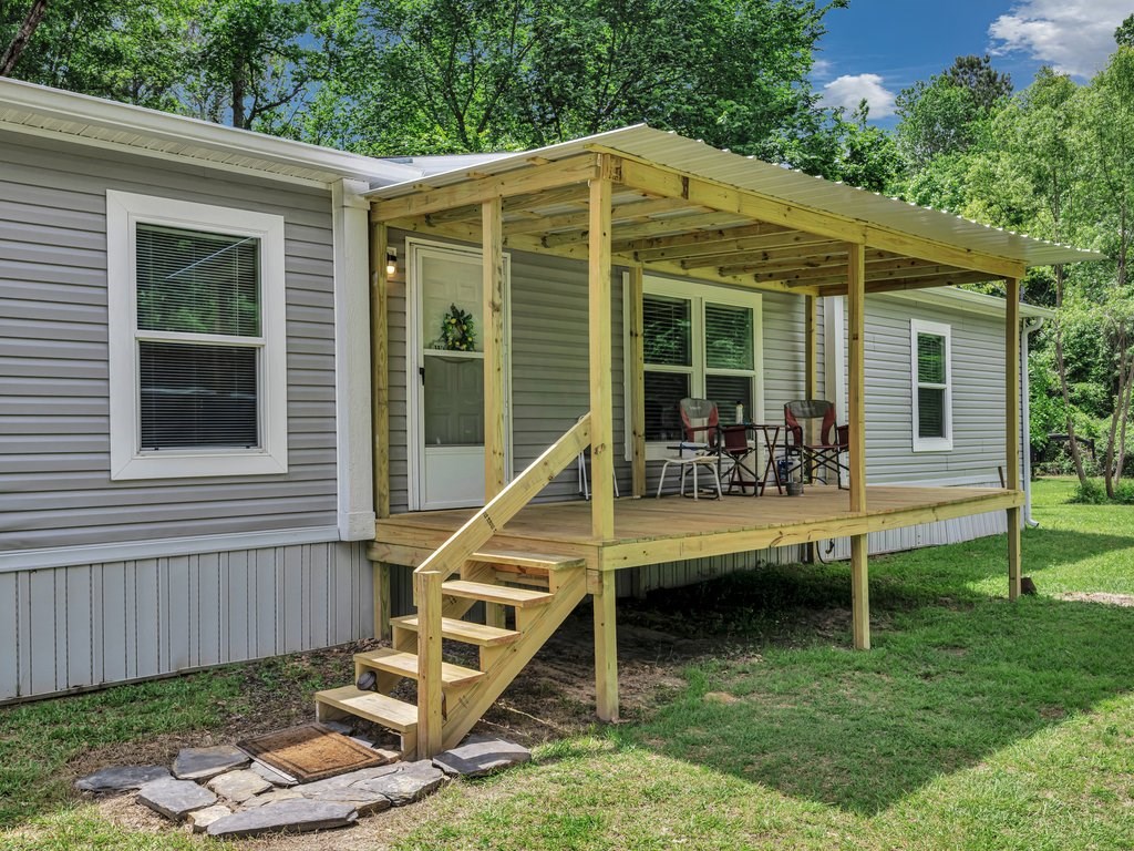 374 Holmes Road Property Photo 2