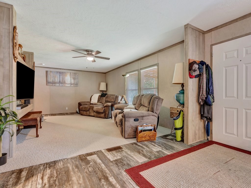 374 Holmes Road Property Photo 3
