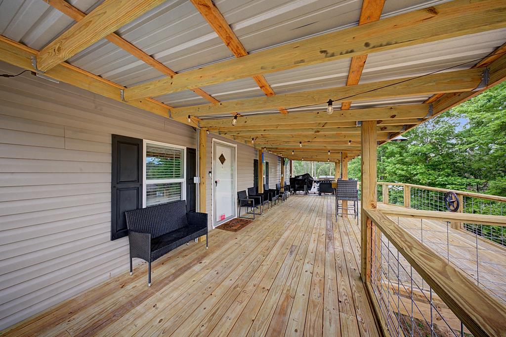 138 Woodpecker Drive Property Photo 1