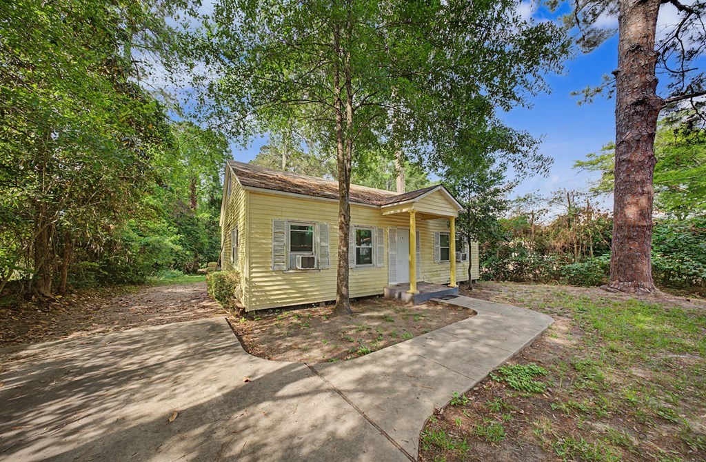 202 Cavin Street Property Photo 2