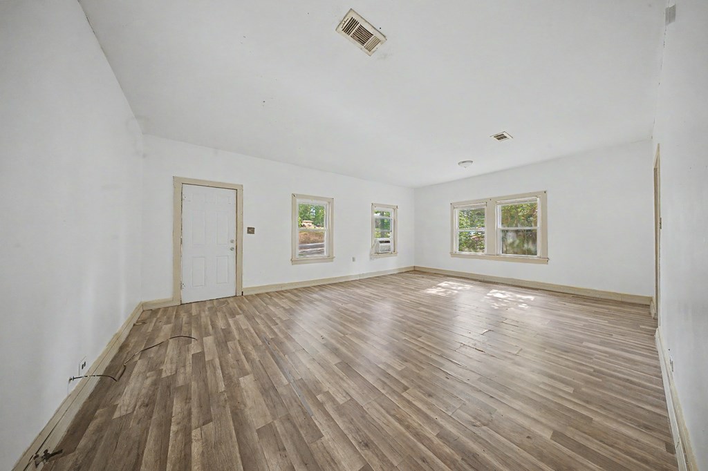 202 Cavin Street Property Photo 6