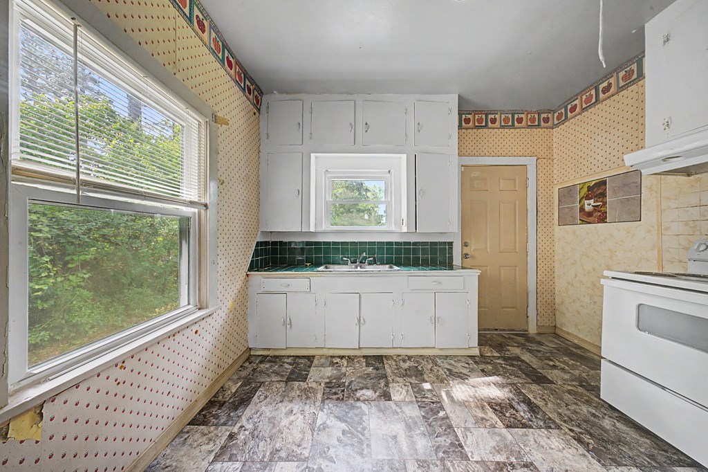 202 Cavin Street Property Photo 9