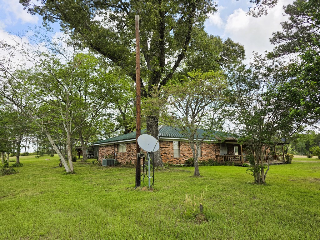 8081 Fm 256 Property Photo 3