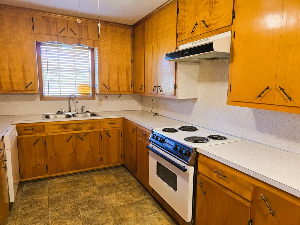 8081 Fm 256 Property Photo 18