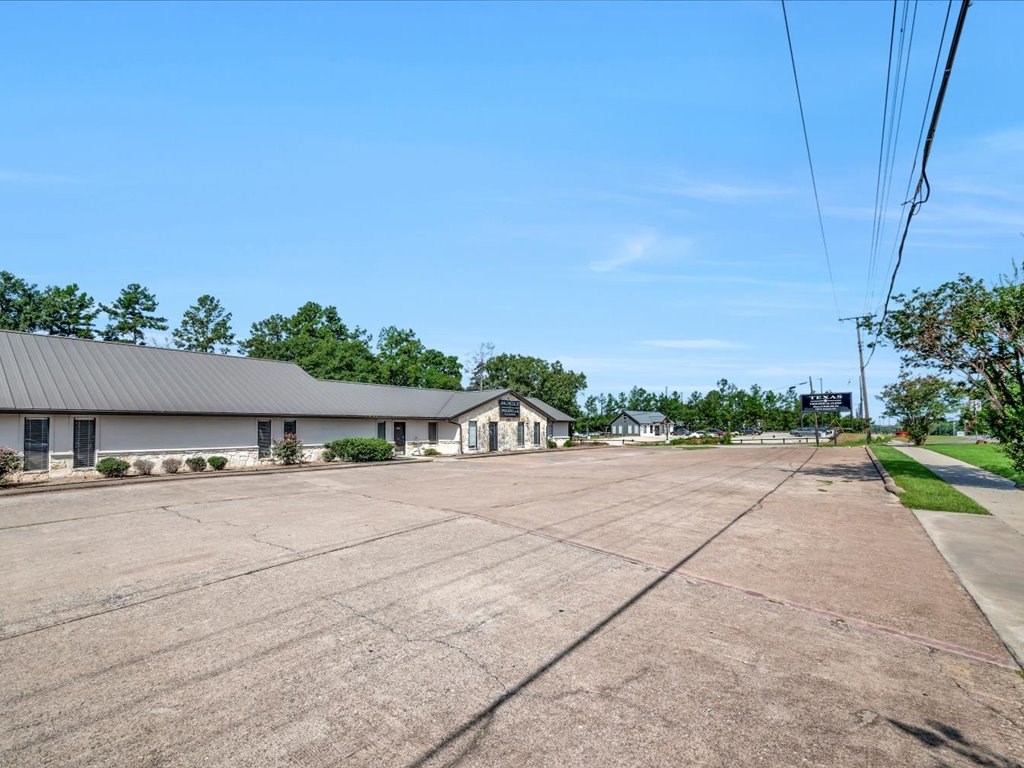 1702 Denman Avenue Property Photo 4