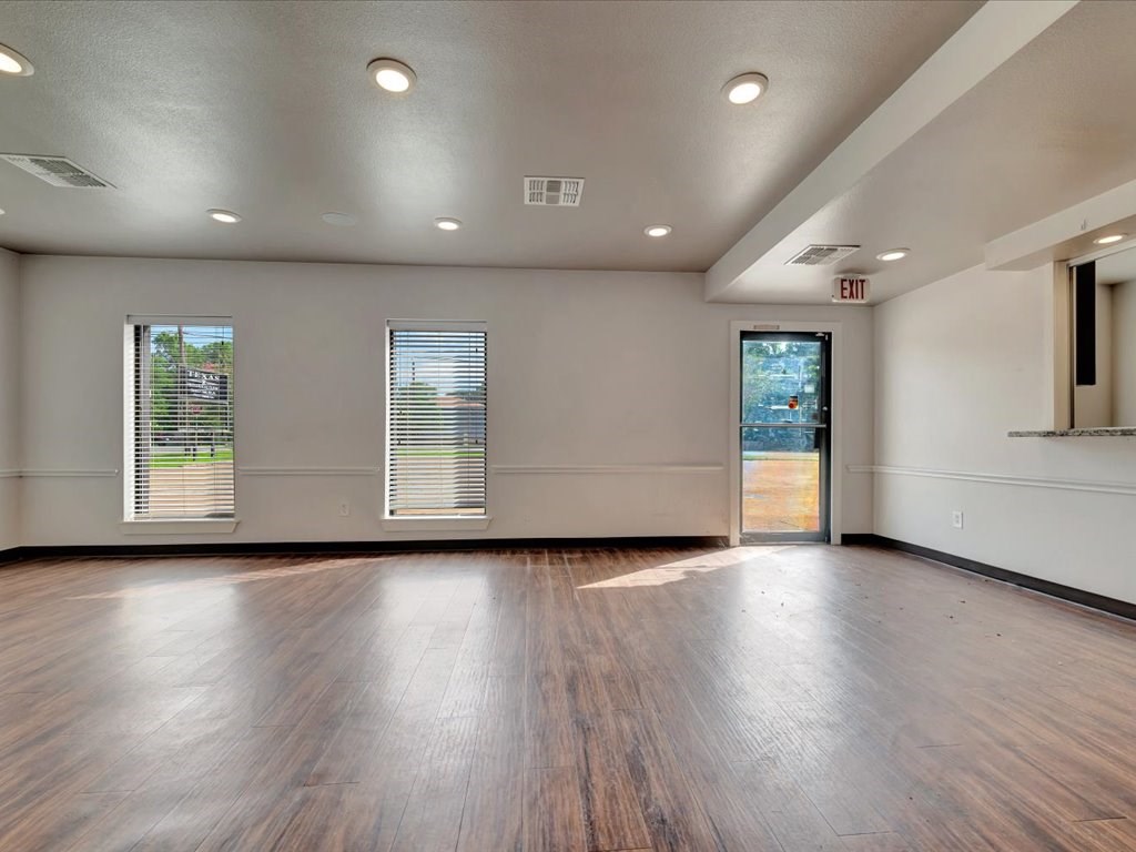 1702 Denman Avenue Property Photo 8
