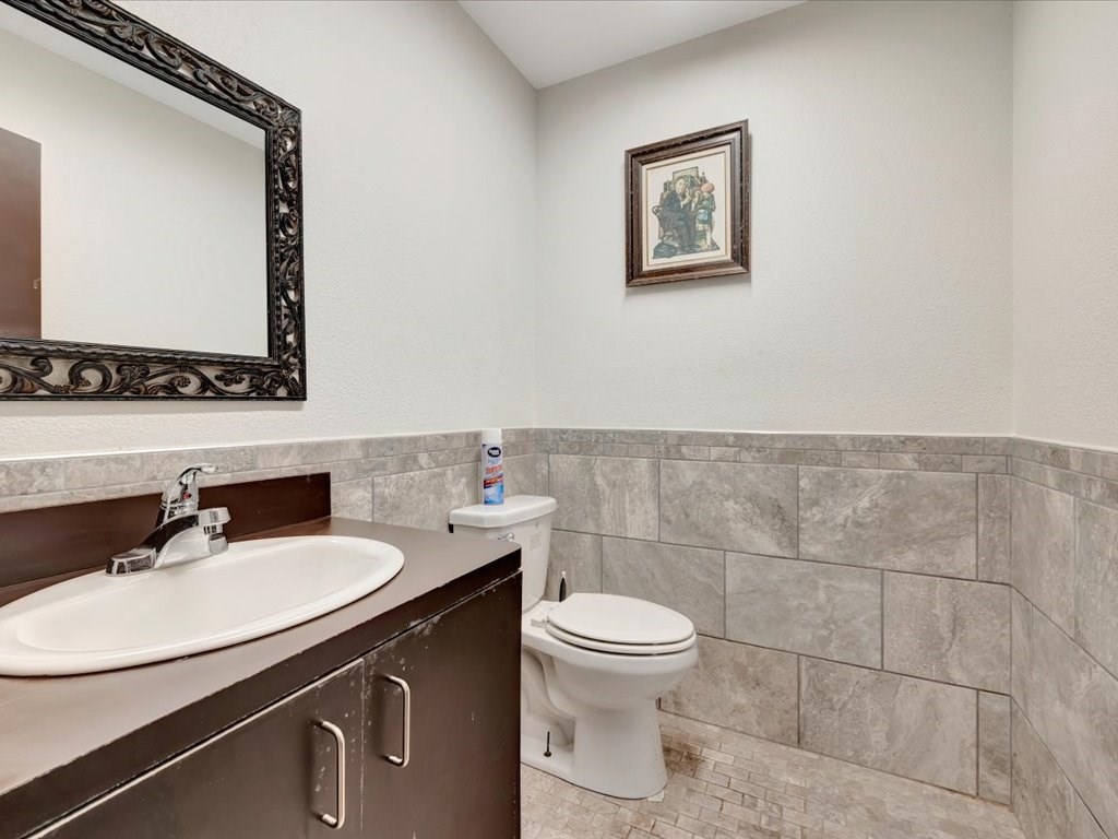 1702 Denman Avenue Property Photo 17