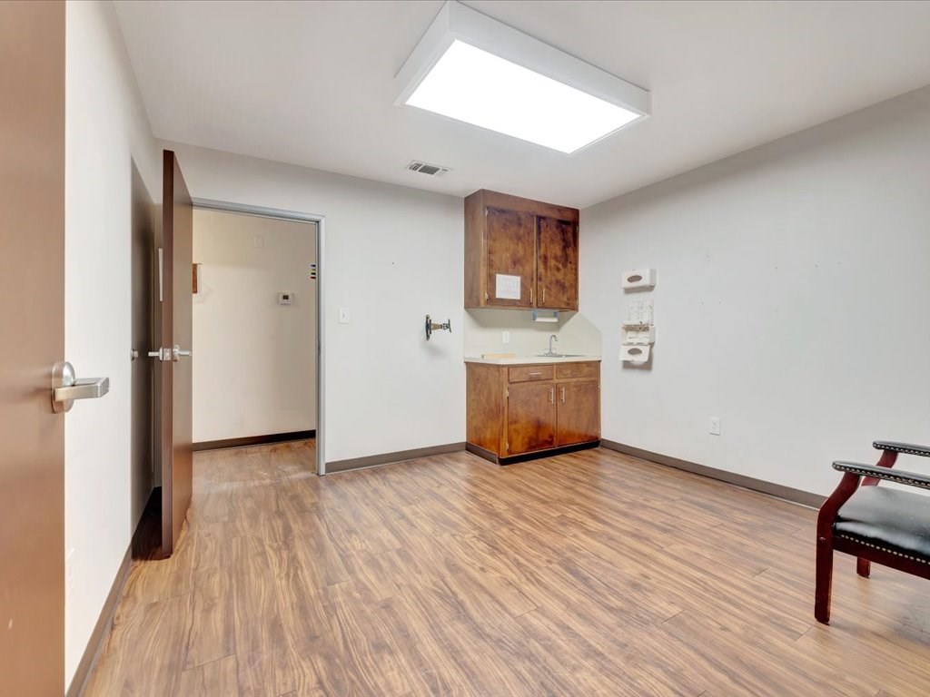 1702 Denman Avenue Property Photo 18