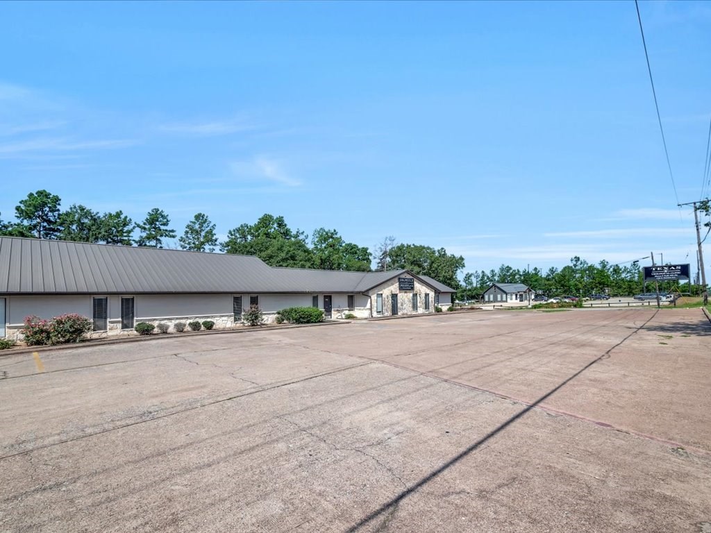 1702 Denman Avenue Property Photo 37