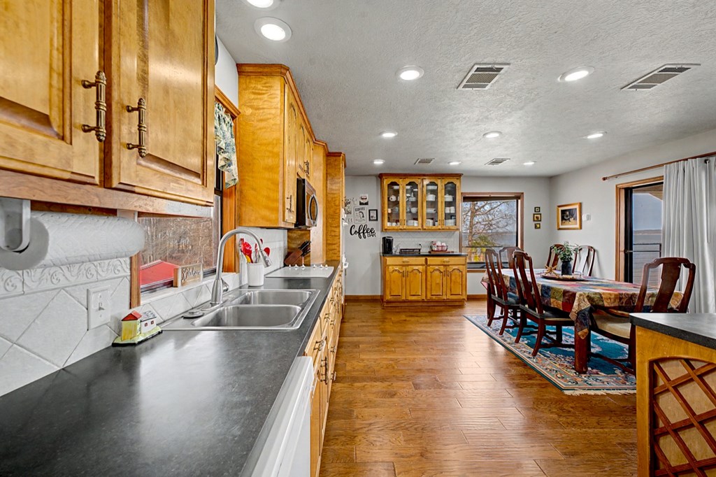 175 Rollingwood Drive Property Photo 12