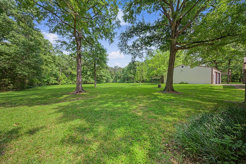 825 Mount Carmel Rd Property Photo 3