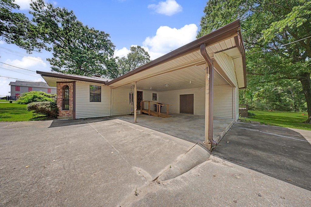 825 Mount Carmel Rd Property Photo 5