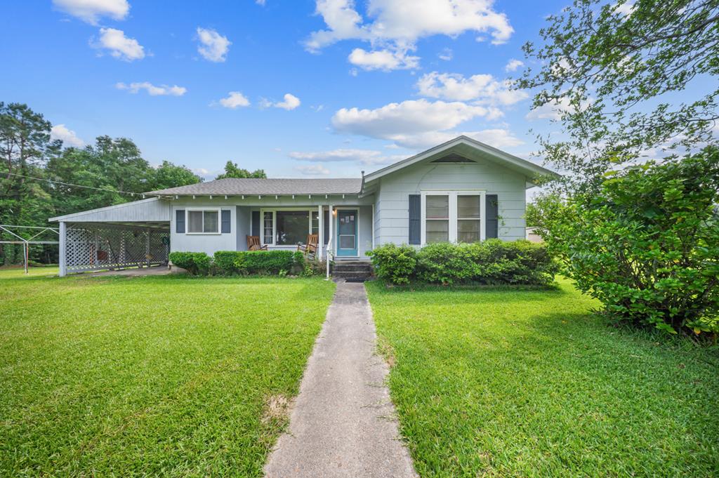 7264 Highway 190 E Property Photo 1